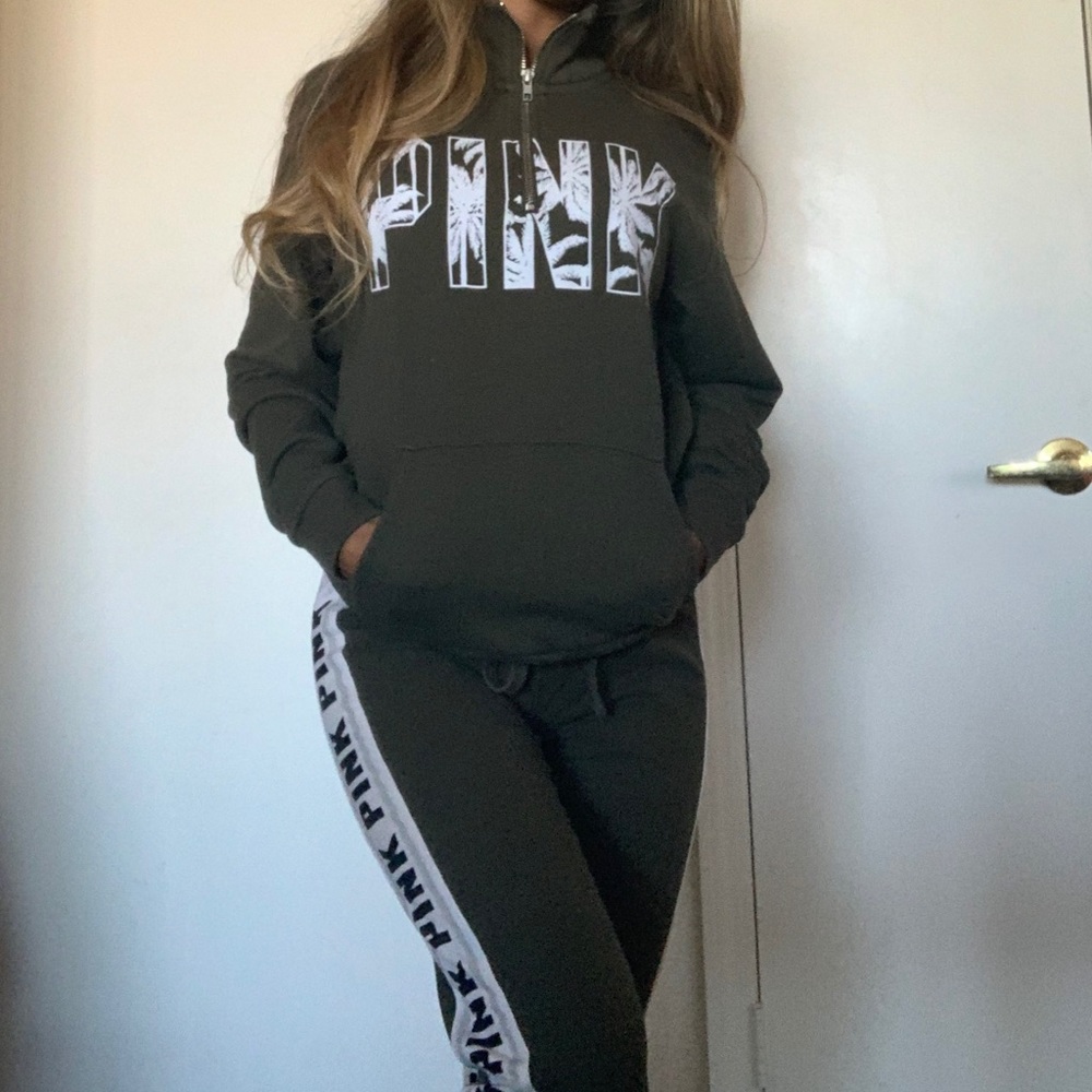 🌿Victoria's Secret Sweater & Sweat Pants Set